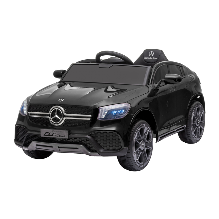 Mercedes GLC Coupé Elektroauto für Kinder schräg von vorne in Schwarz