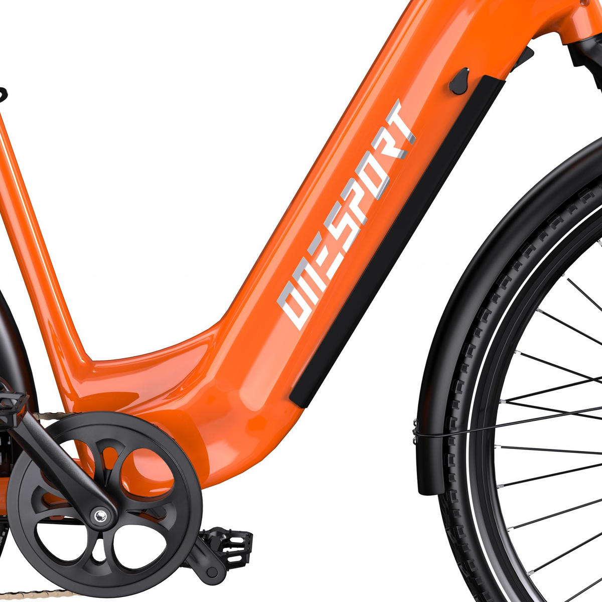 OneSport OT05 Max, Nahaufnahme des orangefarbenen Rahmens mit OneSport-Schriftzug, Kurbelpartie, Pedal und Vorderrad