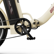 OneSport OT16 Pro, Nahaufnahme von Kettenblatt, Kurbel, Pedal, Kette und Rahmenscharnier