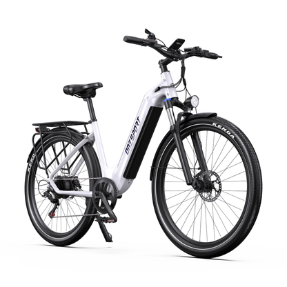 OneSport WT05 E-Bike, schräg von vorn mit weißem Rahmen, Frontlicht und Gepäckträger