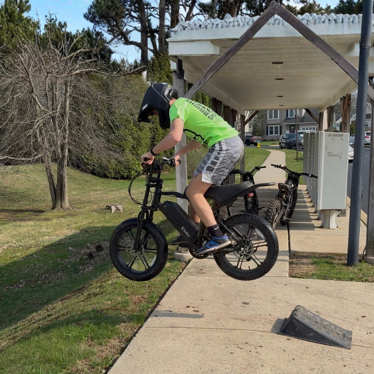 TST R002 - E-Bike - Wheelyshop