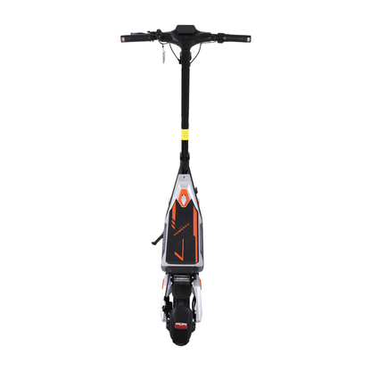 Wheely - J18 E-Scooter von hinten mit Trittbrett, Lenker, Hinterradabdeckung und Rücklicht