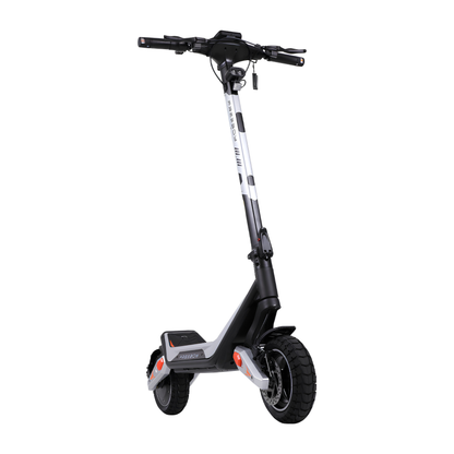 Wheely - J18 E-Scooter schräg von vorn mit Lenker, Scheinwerfer und Vorderrad