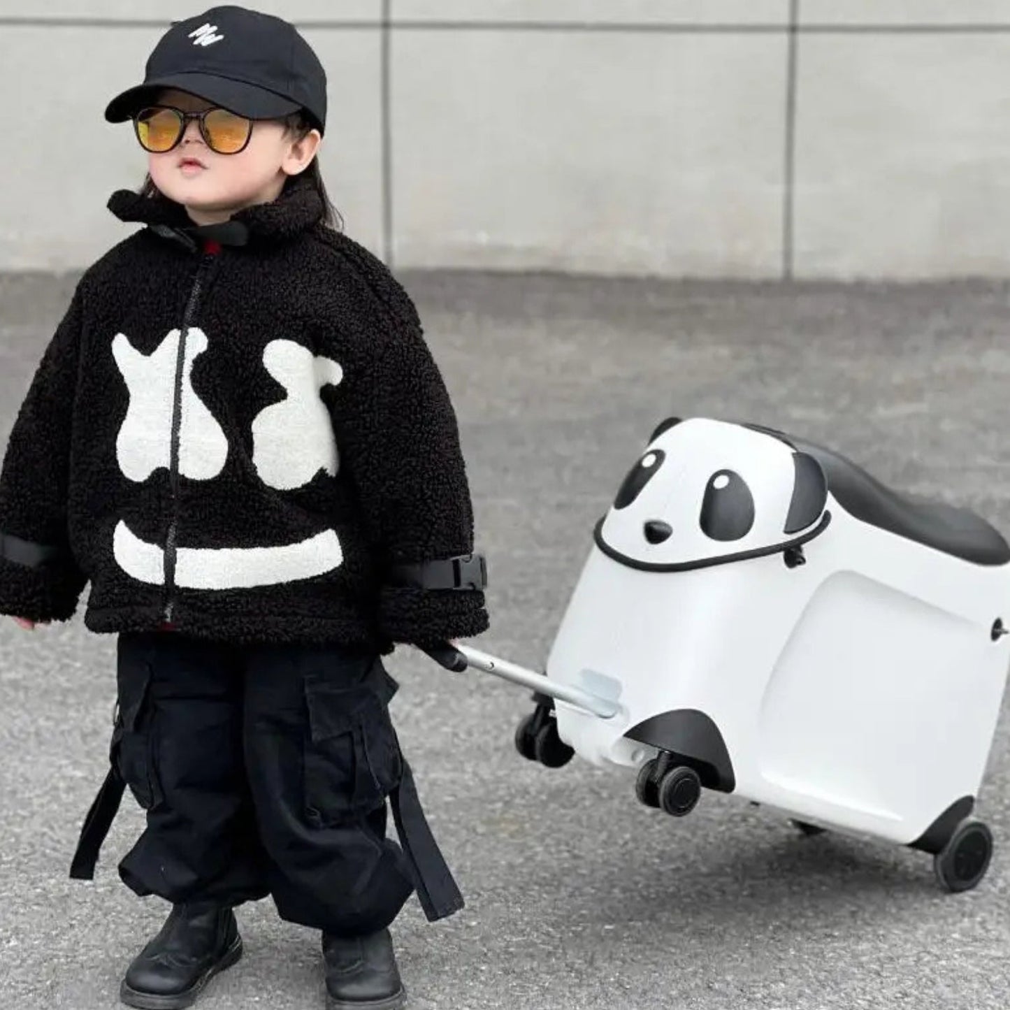 Fahrbarer Kinderkoffer – Panda Edition - Fahrbarer Koffer - Wheelyshop