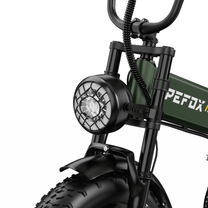 Frontscheinwerfer am APEFOX RH20