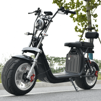 eHoodax X10 City Road E-Scooter in der Seitenansicht auf der Straße