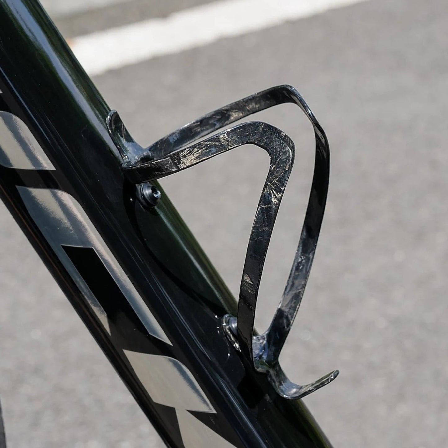 Flaschenhalter aus Carbon - Zubehör - Wheelyshop