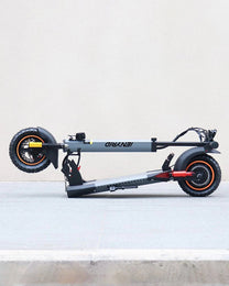 iENYRID A1 E-Scooter zusammengeklappt drinnen