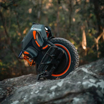 InMotion V14 Adventure elektrisches Einrad schräg von vorne