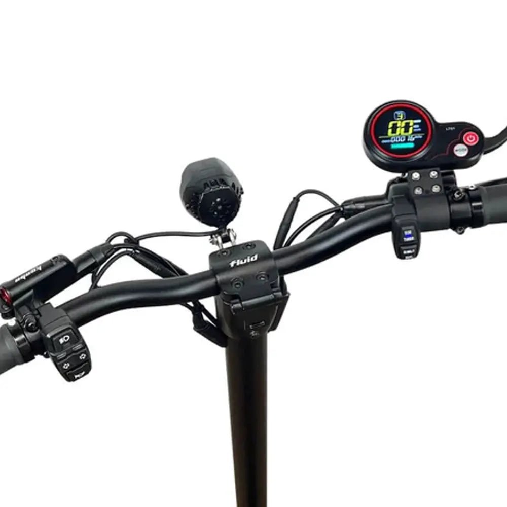 Lenker des KAABO MANTIS 10 Plus mit Display und Bedienelementen