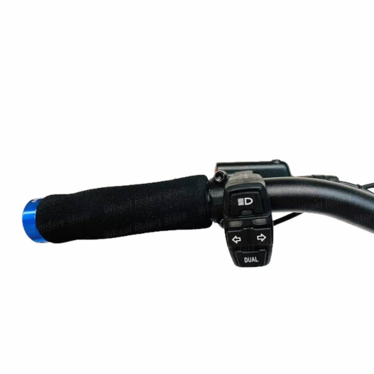 Griff und Bedienelemente am Lenker des KAABO MANTIS 8 PLUS