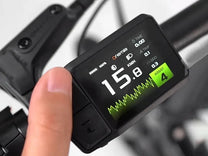 Nahaufnahme des Displays am Onemile E2