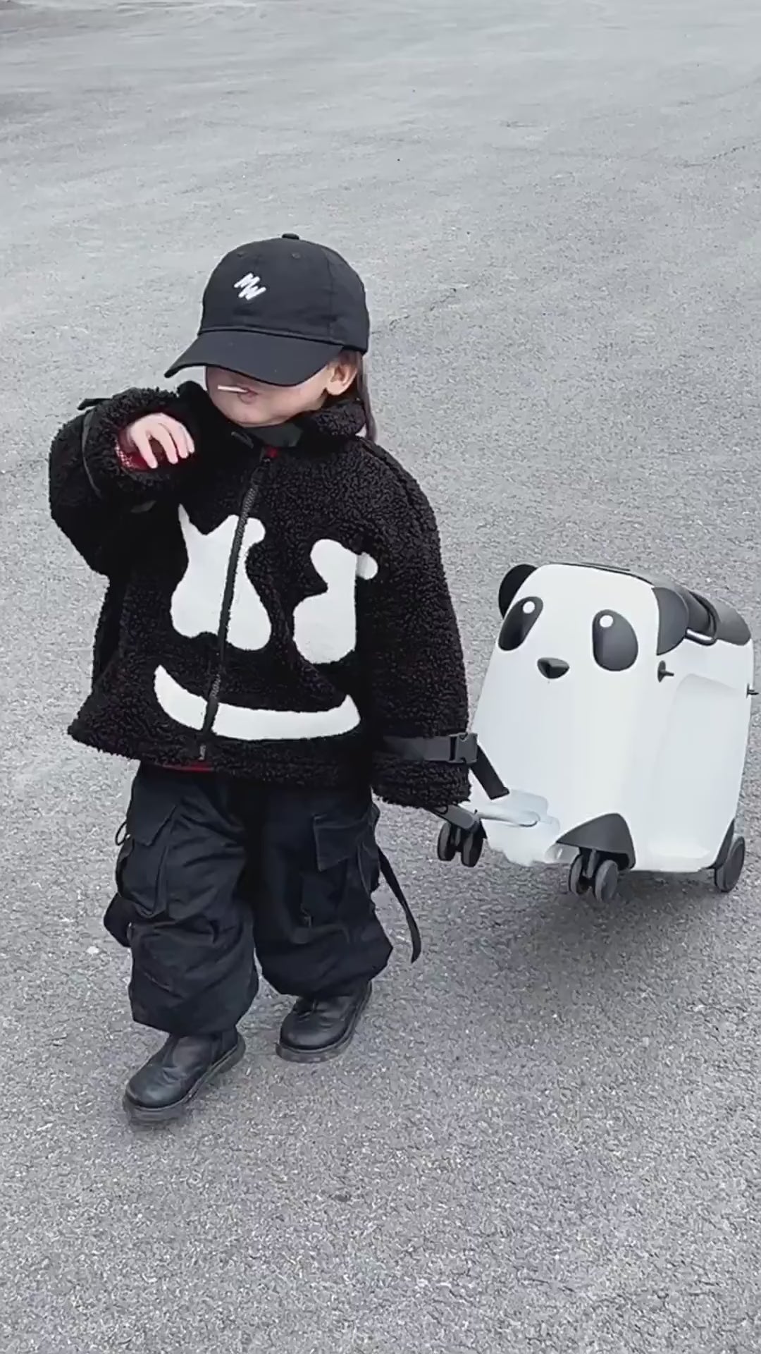 Åkbar resväska för barn – Panda Edition