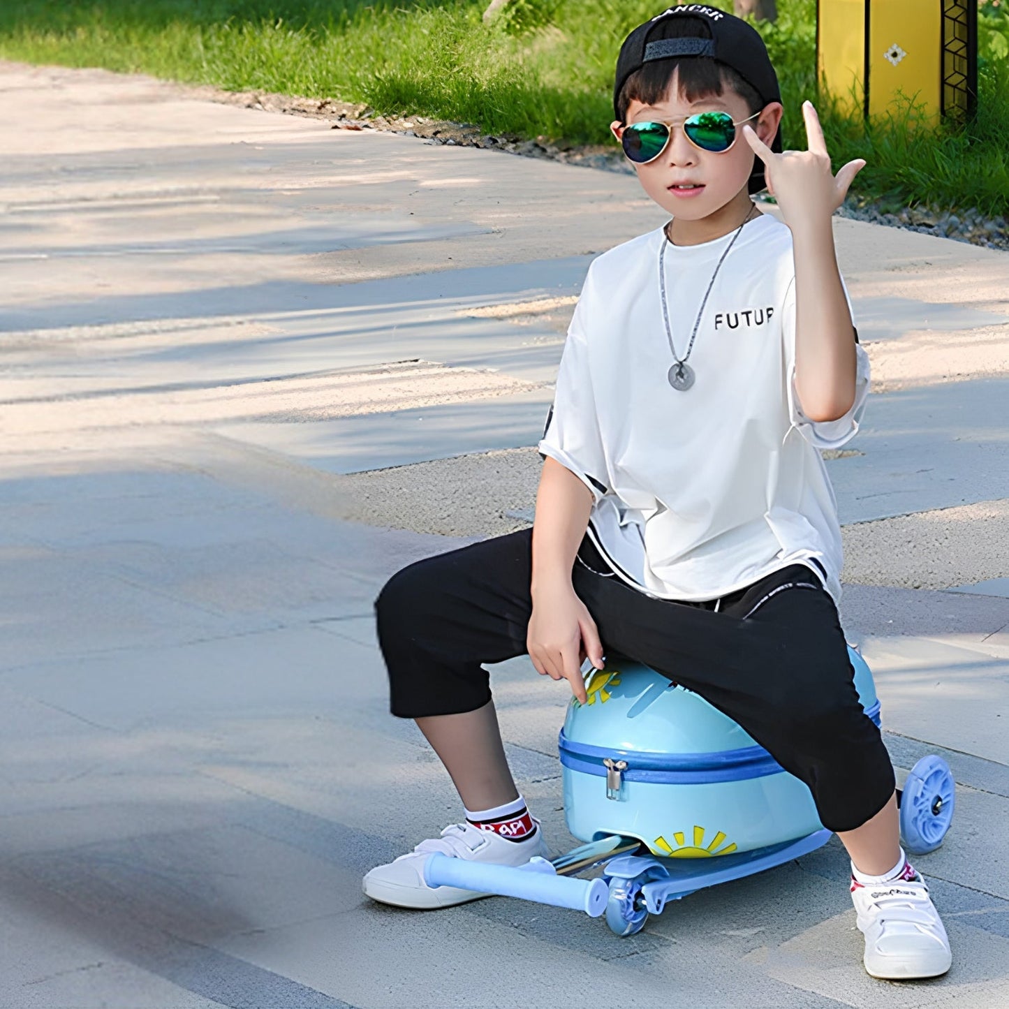 Smarter Kinderroller mit Reisekoffer - Fahrbarer Koffer - Wheelyshop