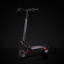 TEVERUN BLADE Q PRO E-Scooter schräg von vorne vor dunklem Hintergrund