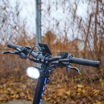 Lenker des TEVERUN FIGHTER SUPREME ULTRA V4 mit Display und Bedienelementen