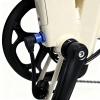 Klappmechanismus des YANGOR H19 in Beige in Nahaufnahme